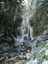 Cascade de la Pissoire (Attignat-Oncin) recouverte de stalactites 