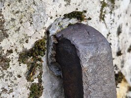 ...scellée au plomb.