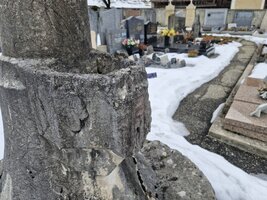 Bénitier ou pot de fleurs ?