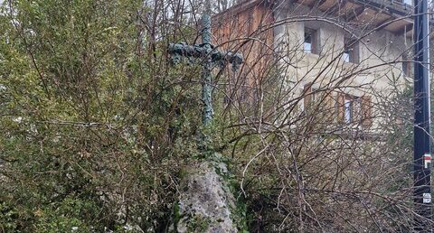 Croix de la Bazinère, Saint-Pierre-d'Entremont, Savoie.