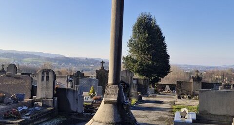 Croix du cimetière de Saint-Béron (Savoie)