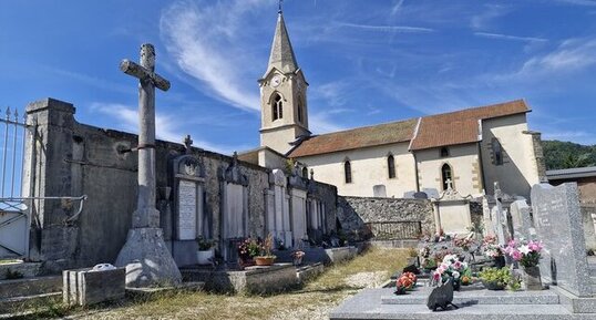 Croix de Saint-Nicolas-de-Macherin, Isère.